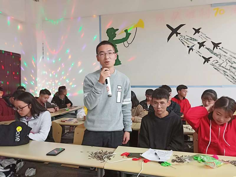 1 员工会主席吴佳凌讲话.jpg